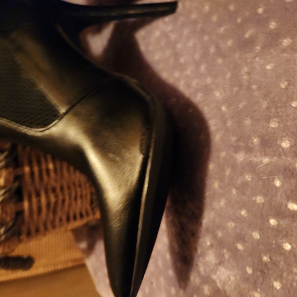 Boots - Picture 4 of 4